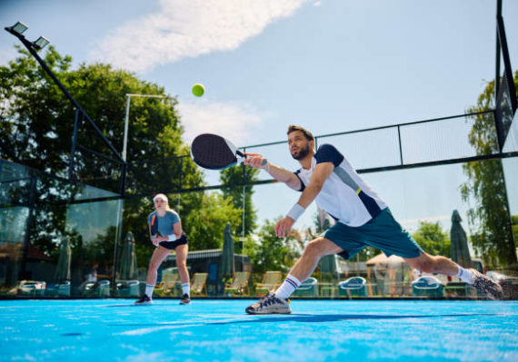 constructeur court de tennis